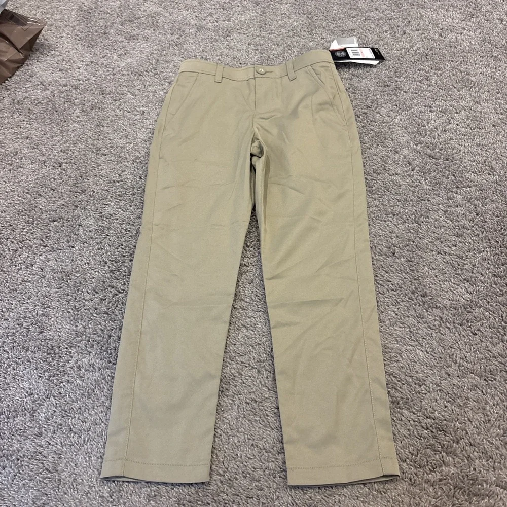 Under Armour Boys Khaki Pants Size 10 Stretch Athletic Uniform Golf Play $49.99
